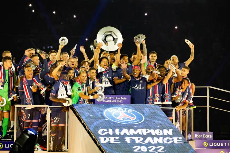 FM：诸多欧洲豪门有意布阿迪，他可能3月就进入法国国家队（FM：多家欧洲豪门追逐布阿迪，3月有望入选法国国家队）