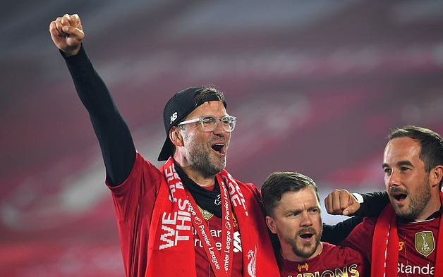 德转列中前卫身价榜：佩德里1.4亿欧居首，巴尔韦德第二（德转中前卫身价排行榜：佩德里以1.4亿欧领跑，巴尔韦德居次）