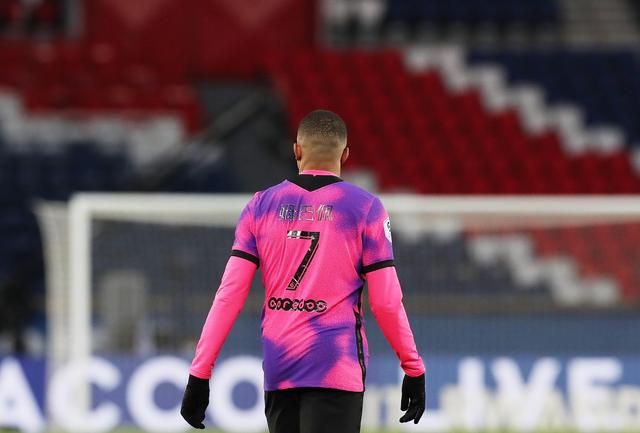 官方：中国香港代表队归化26岁原以色列籍中场巴拉克（官方确认：中国香港队完成归化26岁前以色列籍中场巴拉克）