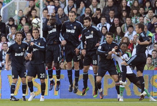 世体：罗克未能赢得解放者杯，巴萨错失协议中100万欧的奖金（世界体育报：罗克无缘解放者杯冠军，巴萨因此错过协议里100万欧奖金）