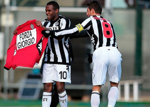 阿斯：拉菲尼亚因为肌肉不适缺战贝蒂斯，他能出战下场欧冠（阿斯：拉菲尼亚因肌肉不适无缘战贝蒂斯，预计可出战下一场欧冠）